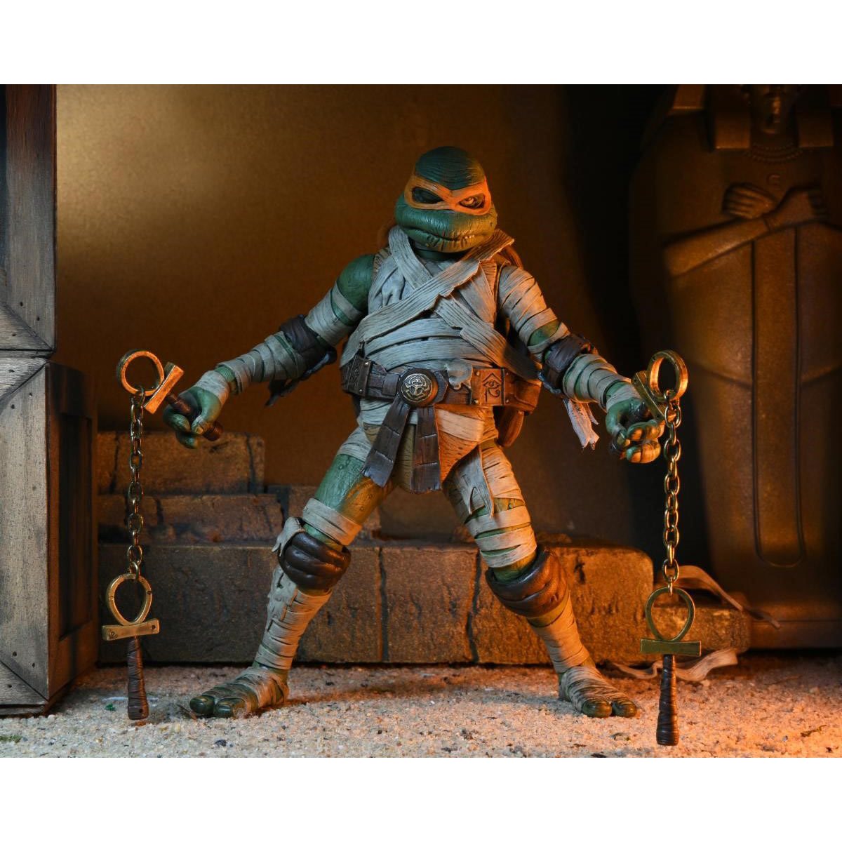 7 мумий. Фигурка Ultimate Leonardo as the Hunchback — NECA Universal Monsters x teenage Mutant Ninja Turtles. Черепашки ниндзя 2022.