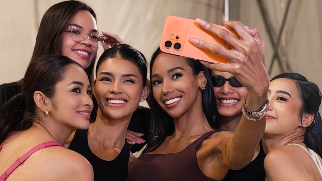 HONOR 600 spotted at Miss Universe Pre-pageant 04