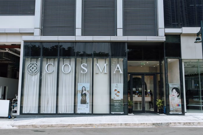 Cosma Clinic Store Front Large